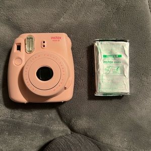 Instax mini 8 polaroid camera (comes with 1 pack of film)